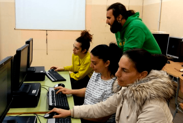 institut escola mediterrani periódico educación formació de familiars